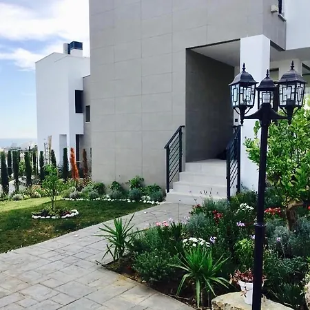 Luxury Chelsea For Golf & Relax In Location Villa