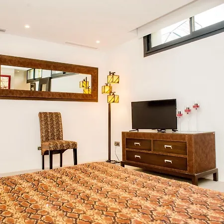 Villa Luxury Chelsea For Golf & Relax In Location *